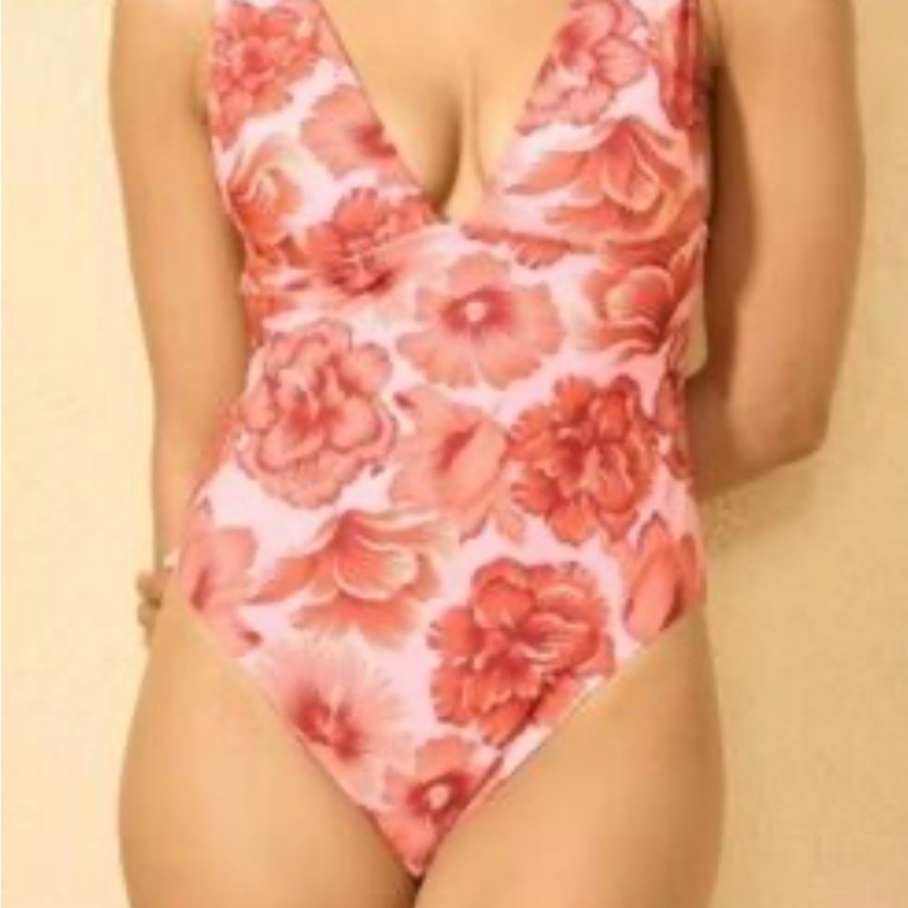 Shade&Shore women’s high leg full coverage one piece swimsuit in floral print M